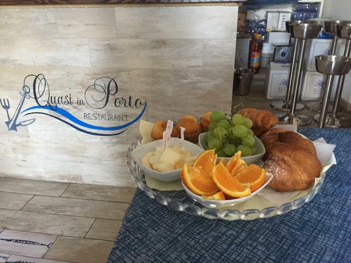 Quasi In Porto Rooms 卡斯特拉巴特 外观 照片